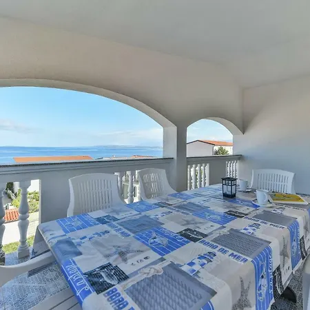 Mira Apartmán Vir