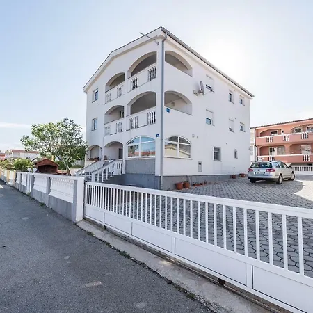 Mira Apartmán *